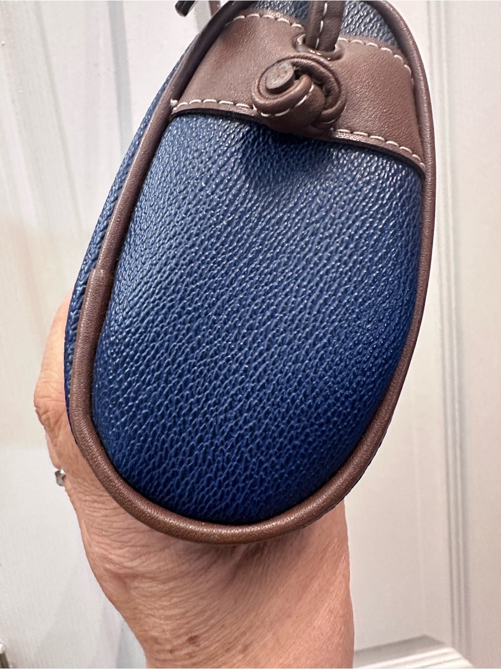 Esprit Navy and Brown 1980’s Vintage Barrel Crossbody - Picture 4 of 8